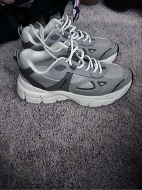Steve Madden Gray and White Chunky Sneakers